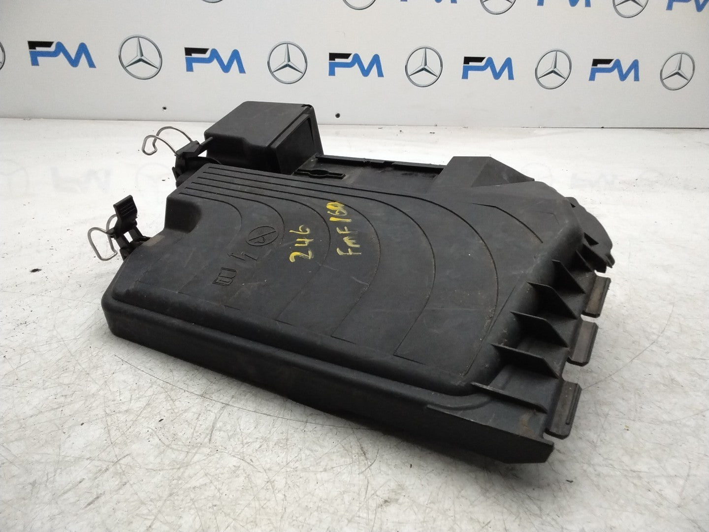 MERCEDES BENZ  B-CLASS  W246 FUSE RELAY JUNCTION BOX LID A2465400182  FMF160