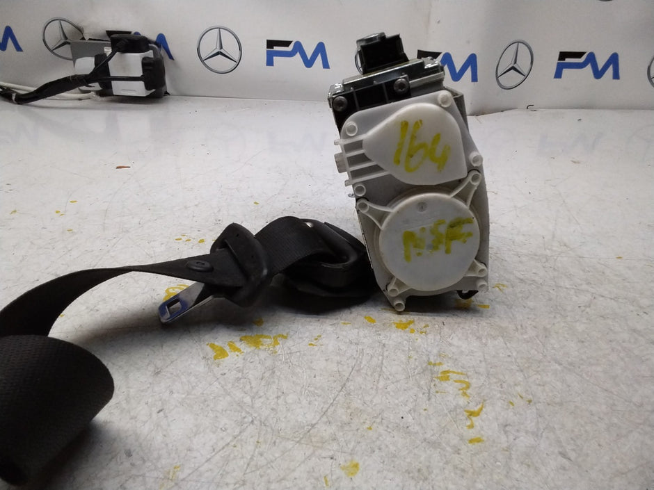MERCEDES M CLASS SEAT BELT FRONT LEFT PASSENGER SIDE W164 A2518603186 FMS391 NSF