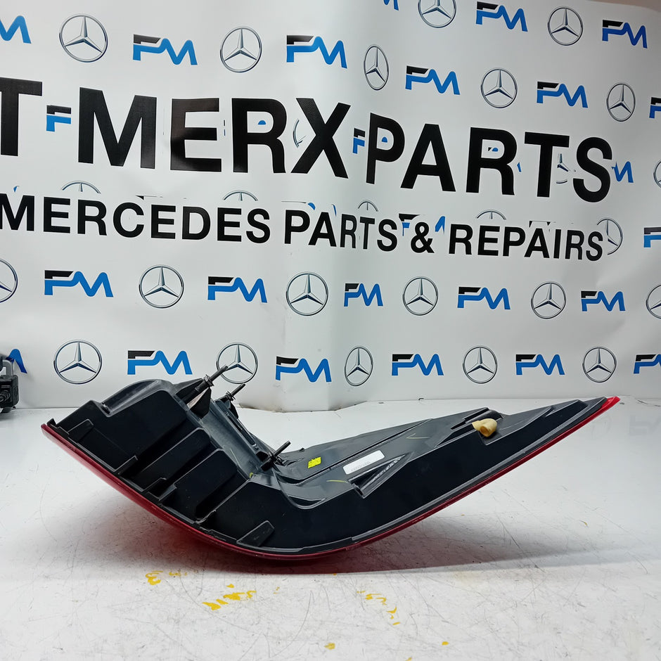 MERCEDES GLE W166 PASSENGER SIDE NS REAR TAIL LIGHT A1669065702 2018 FMT169