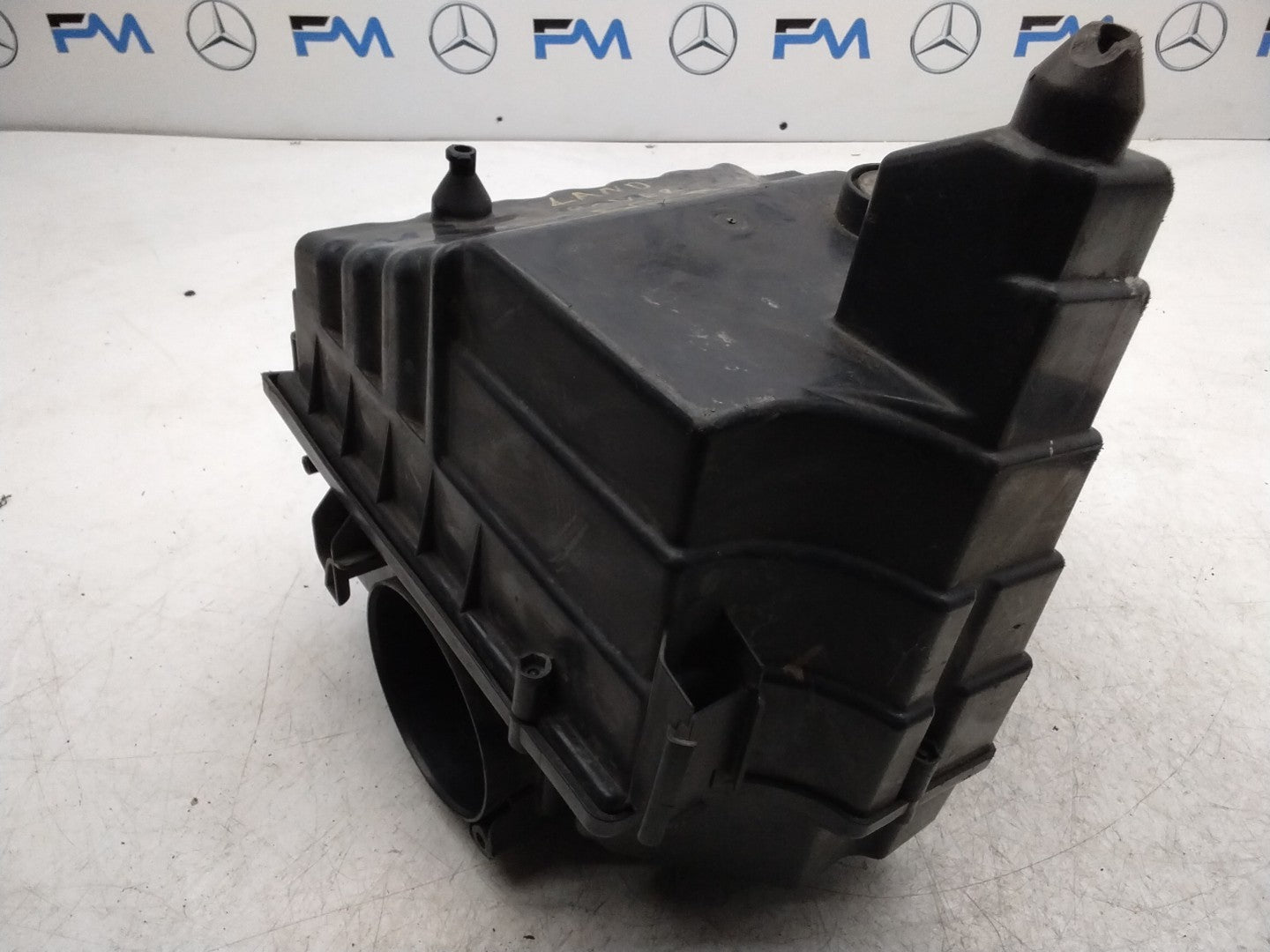 LAND ROVER  AIR FILTER CLEANER BOX  4619685911 FMA74