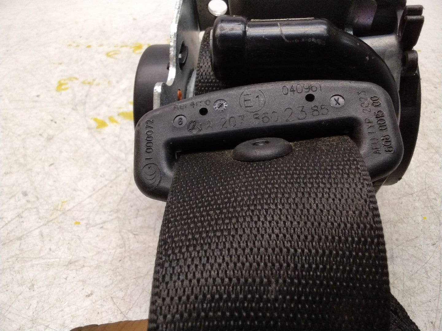 MERCEDES E CLASS SEAT BELT REAR RIGHT AND LEFT A2078602385 C207 FMS449 NSR OSR