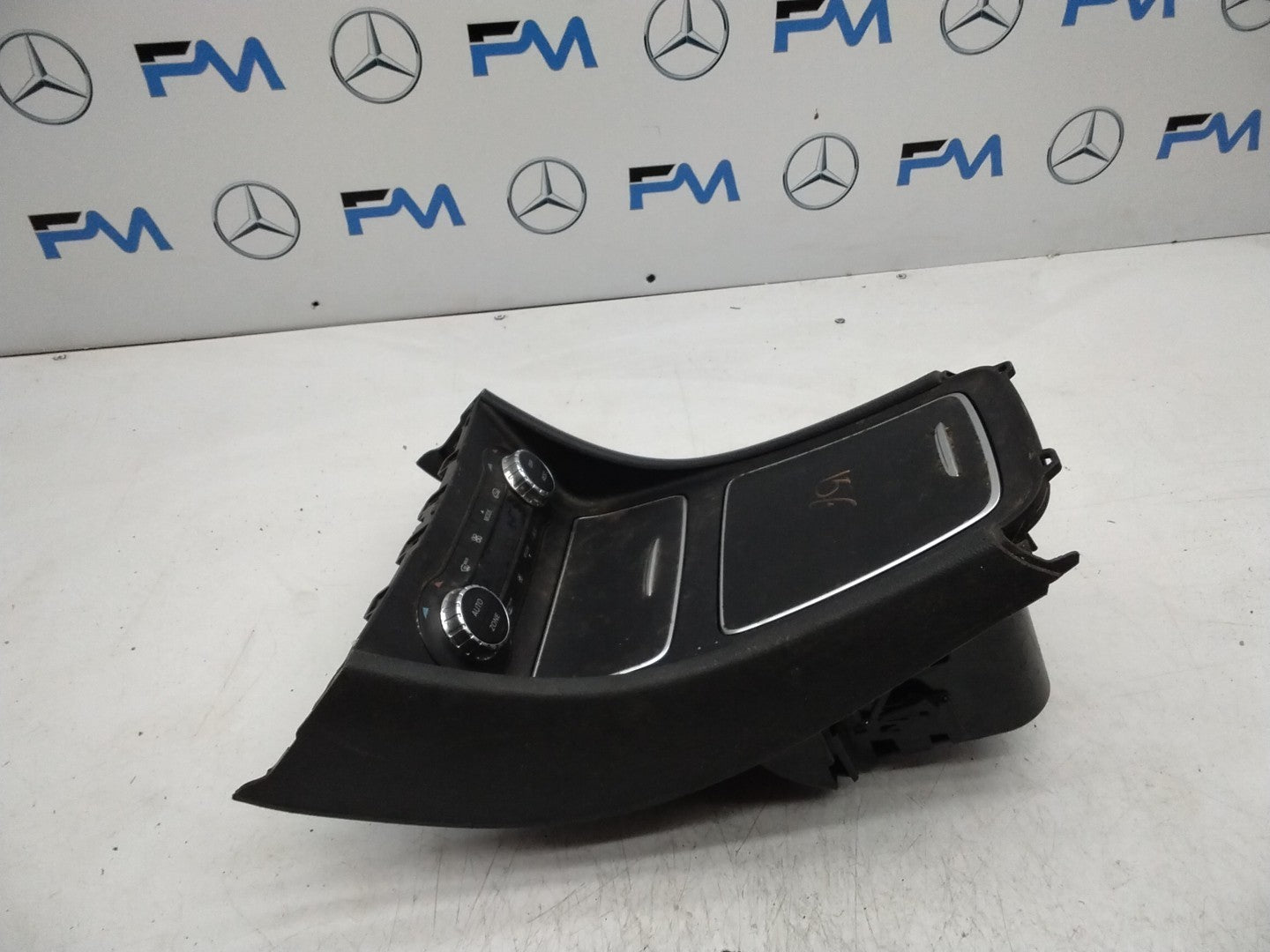 MERCEDES BENZ  A-CLASS W176 CENTRE  CONSOLE   A1766804800 FMK28