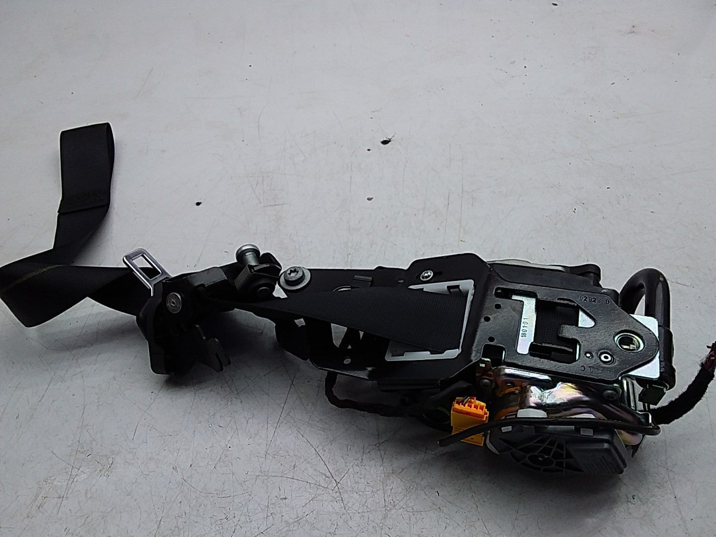 MERCEDES E-CLASS W238 SEAT BELT FRONT LEFT PASSENGER SIDE A2388602800 FMS262 NSF