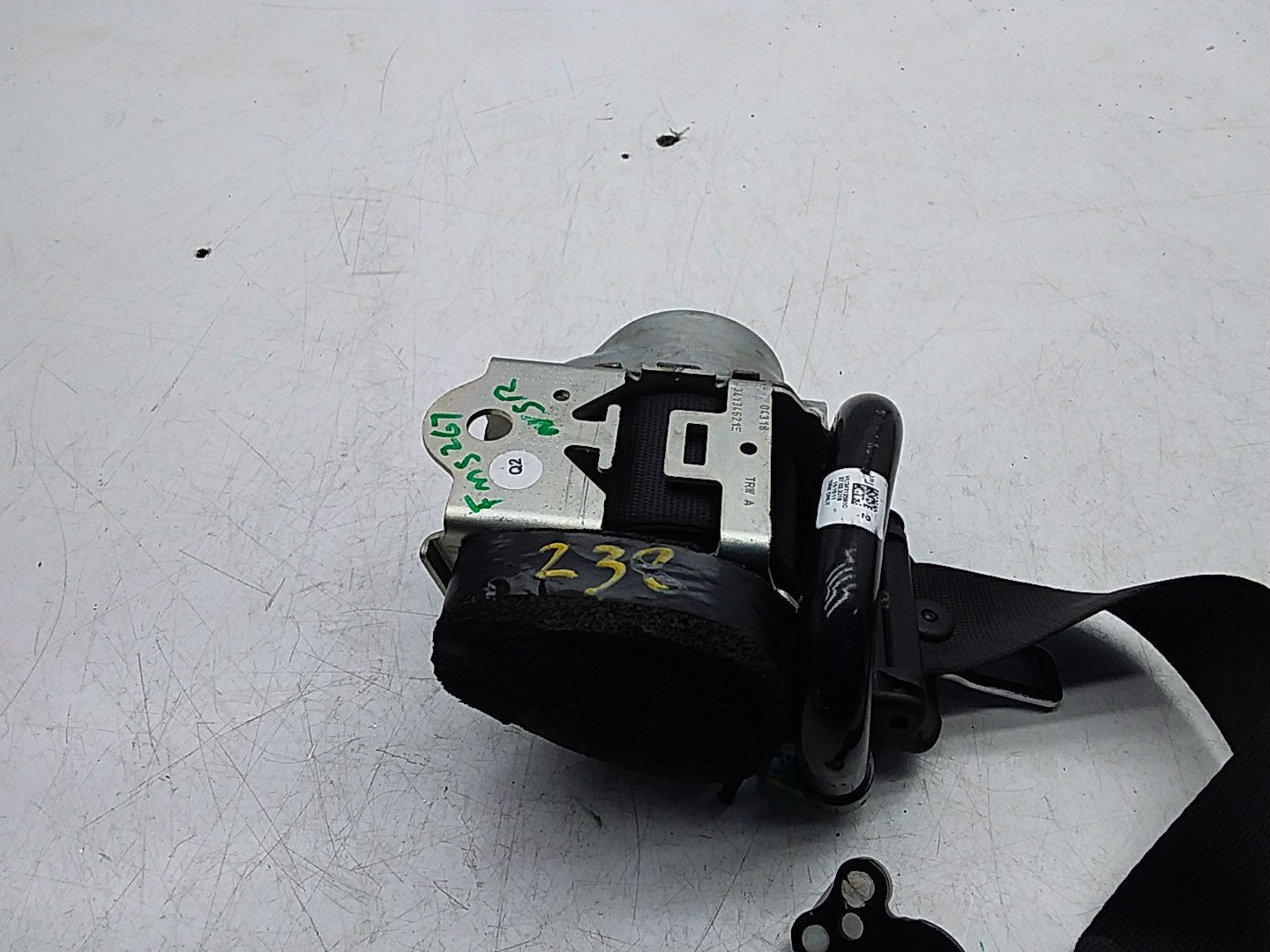 MERCEDES E-CLASS W238 SEAT BELT REAR LEFT PASSENGER SIDE A2388603500 FMS267 NSR