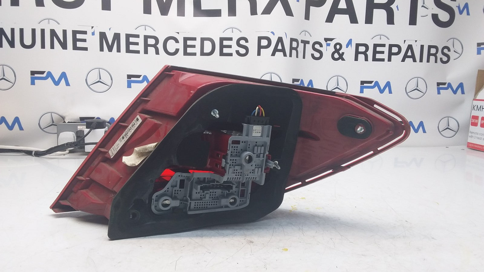MERCEDES C-CLASS W204 PASSENGER SIDE NS REAR TAIL LIGHT A2048205464 2011 FMT106