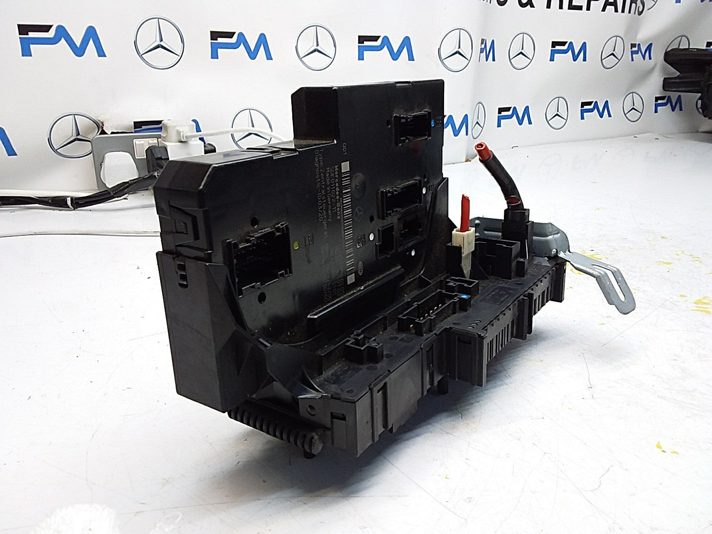 MERCEDES C-CLASS W204  FUSE  BOX RELAY A2049060205 FMF102