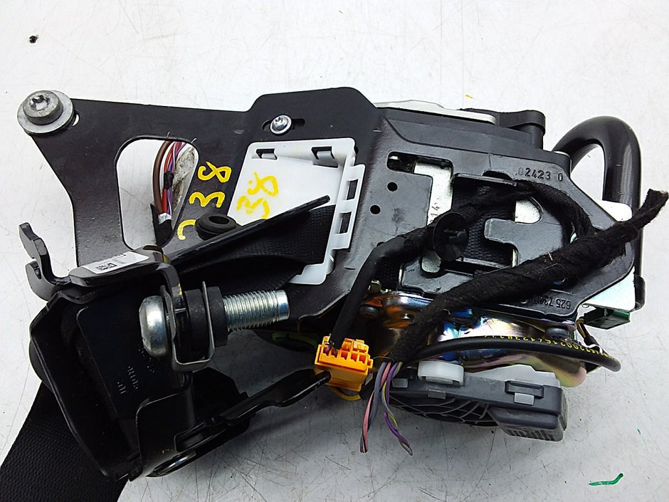 MERCEDES E-CLASS W238 SEAT BELT FRONT LEFT PASSENGER SIDE A2388602800 FMS266 NSF