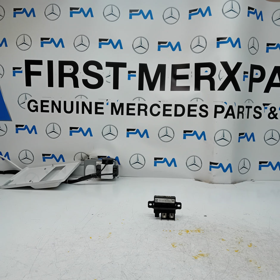 MERCEDES  SPRINTER W906 BATTERY RELAY MODULE A0009822023 FM00866