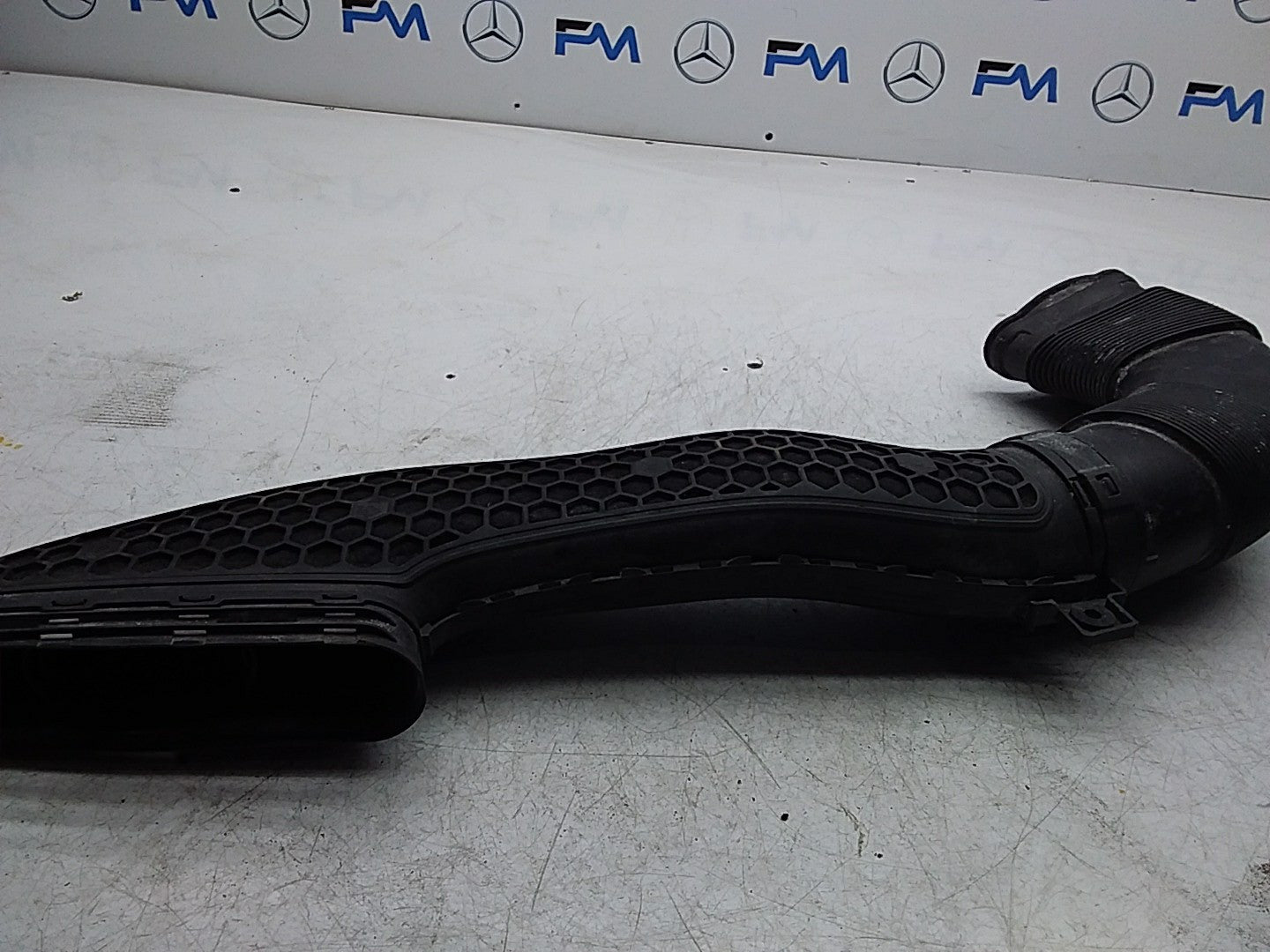 MERCEDES BENZ C-CLASS W205 AIR INTAKE TUBE A2640900400 FMI52