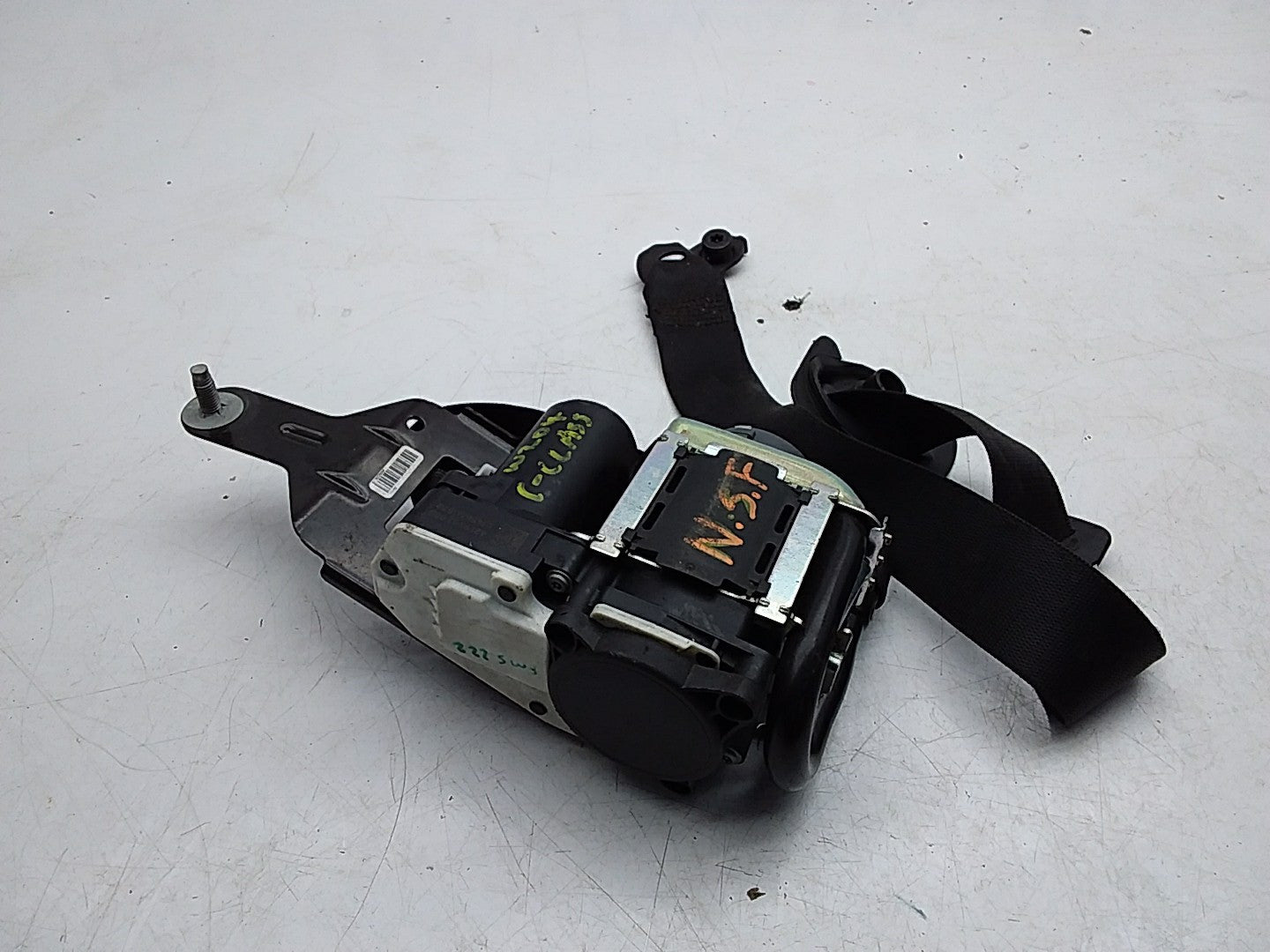 MERCEDES C-CLASS W204 SEAT BELT FRONT LEFT PASSENGER SIDE A2048602385 FMS222 NSF