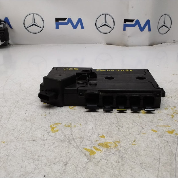 MERCEDES C-CLASS W205 2014 On FUSE RELAY DISTRIBUTION BOX A2055402850 FM001036