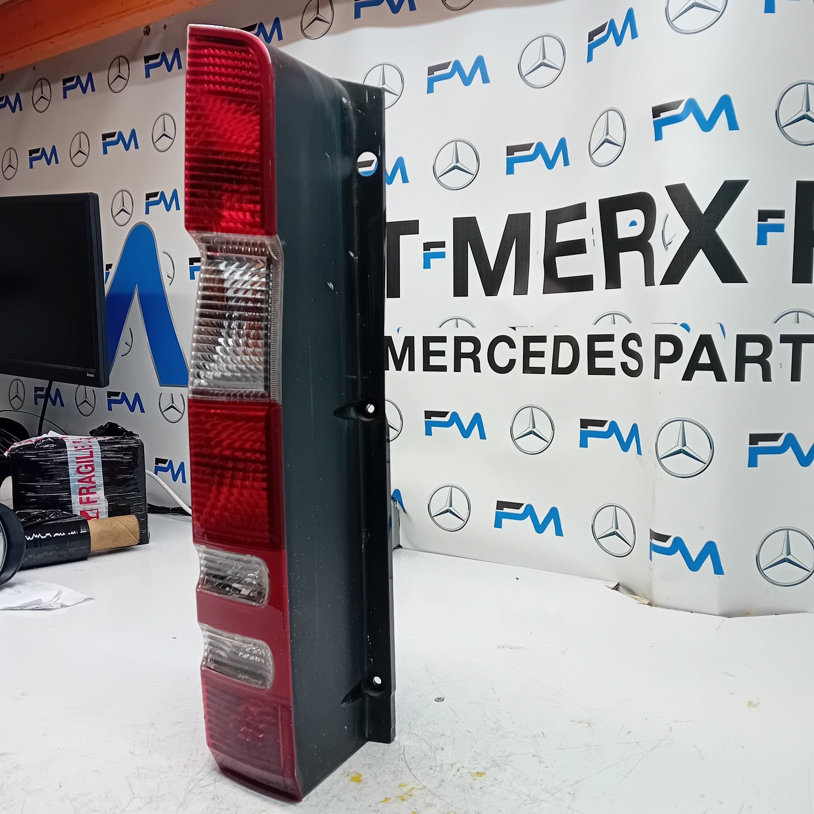 MERCEDES SPRINTER W906 2006-14 PASSENGER NS REAR TAIL LIGHT A9068202100 FMT153
