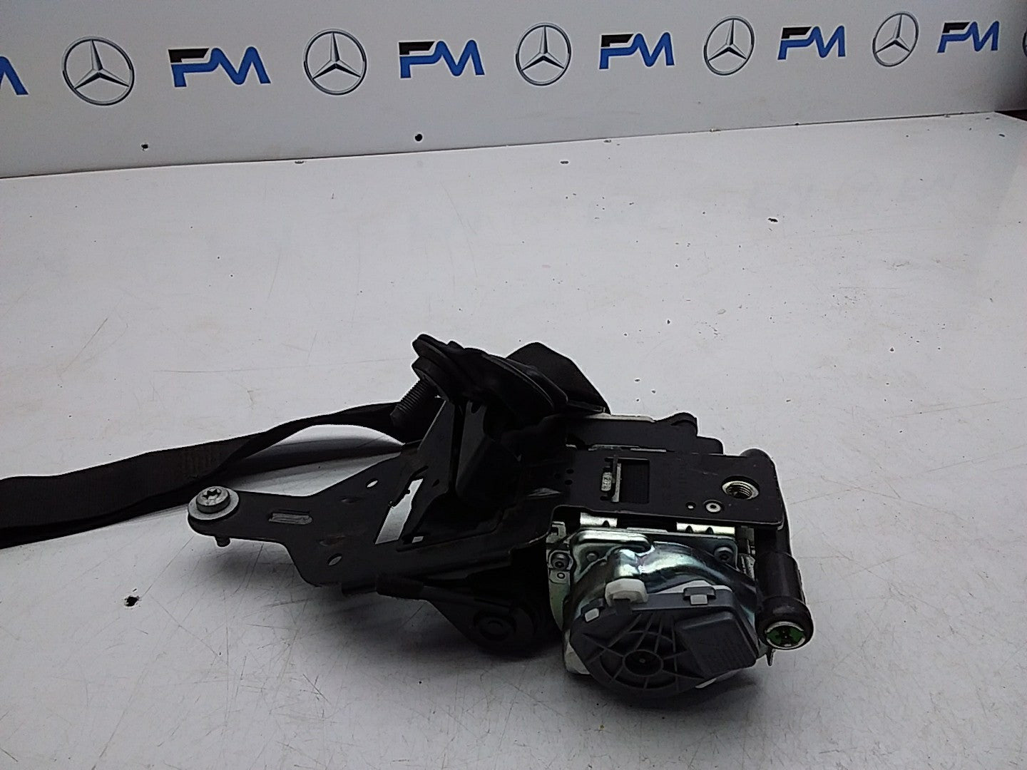 MERCEDES C-CLASS W204 SEAT BELT FRONT LEFT PASSENGER SIDE A2048601585 FMS228 NSF