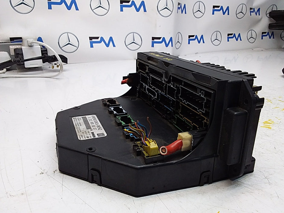 Mercedes E-CLASS W212 Fuse  Box RELAY A2129008507 FMF89