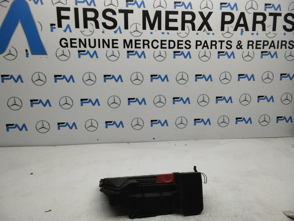 MERCEDES BENZ  B-CLASS  W246 FUSE RELAY JUNCTION BOX LID A2465400182  FMF157