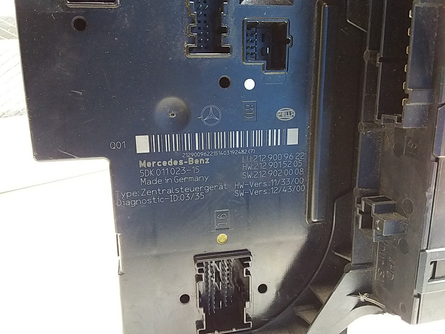 Mercedes E-CLASS W212 Fuse Box RELAY  A2129009622 FMF107