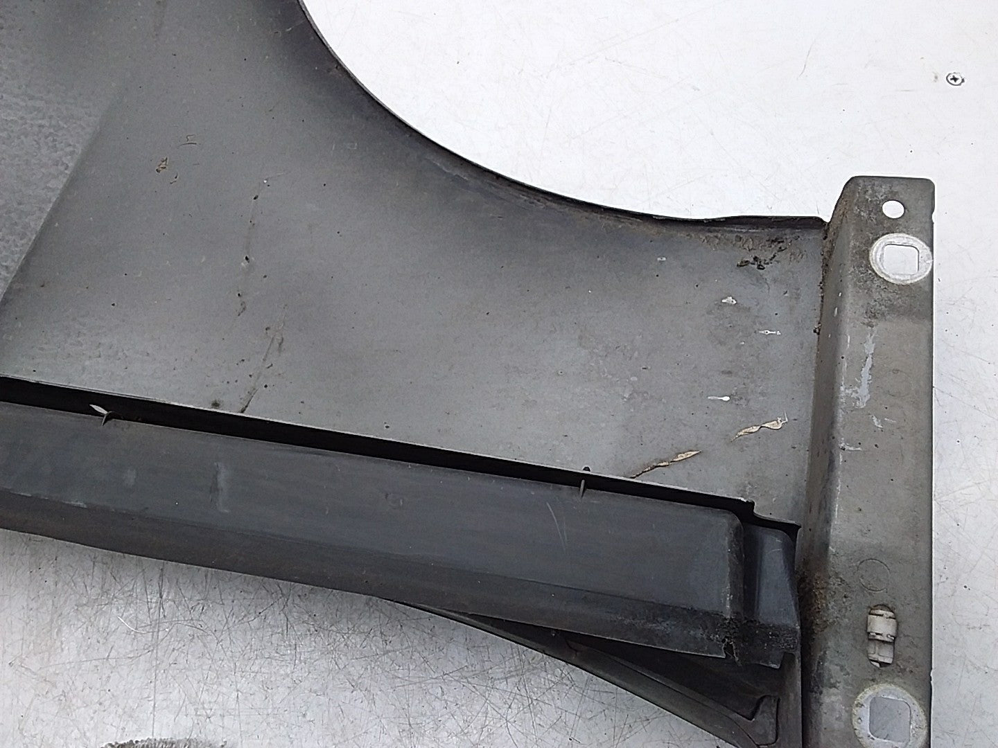 MERCEDES  E-CLASS W212 NS LEFT PASSENGER SIDE WINGS FMW32 