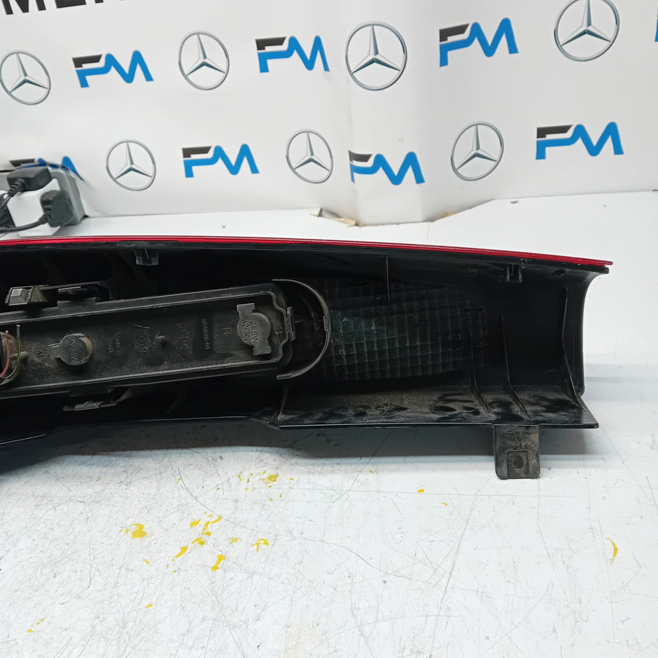 MERCEDES VITO W639 2004-14 DRIVER OS OUTER REAR TAIL LIGHT 964678-01 FMT152