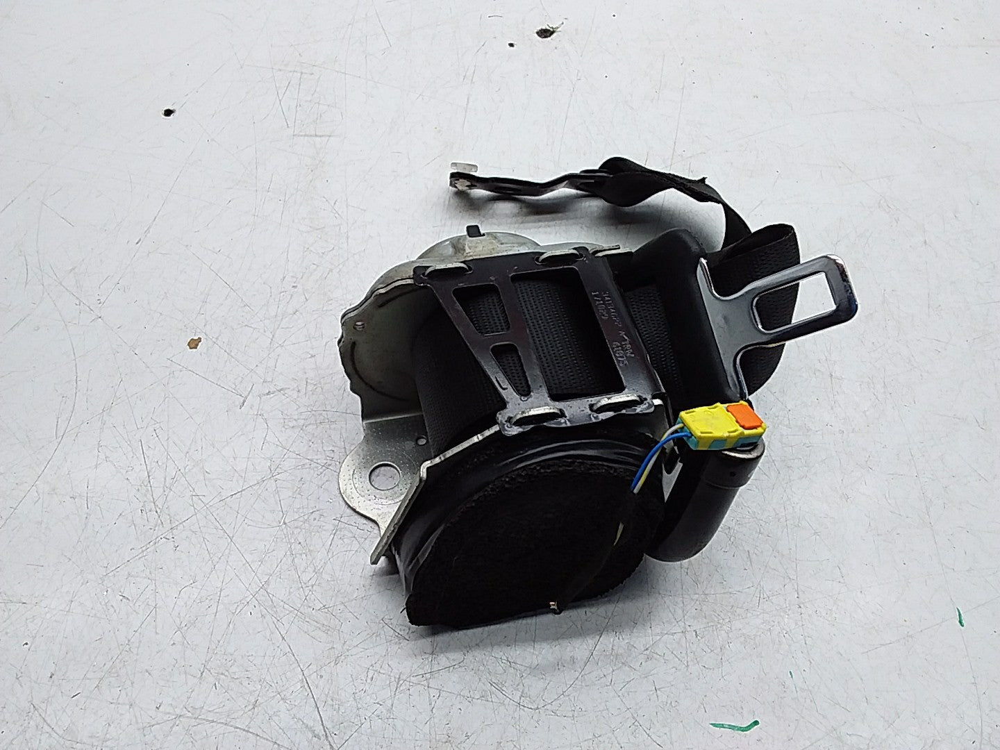 MERCEDES E-CLASS W238 SEAT BELT REAR RIGHT DRIVER SIDE A2388603600 FMS270 OSR