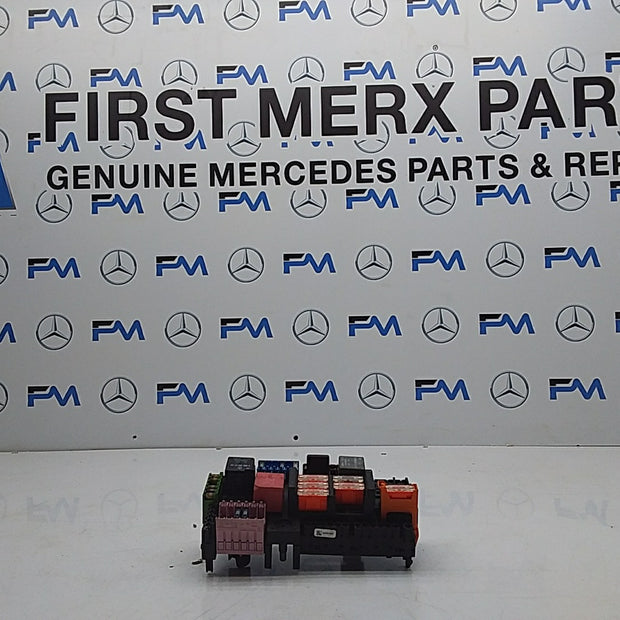 MERCEDES E-CLASS W213 2016 ONWARDS  FUSE RELAY BOX A2139068801  FMF58