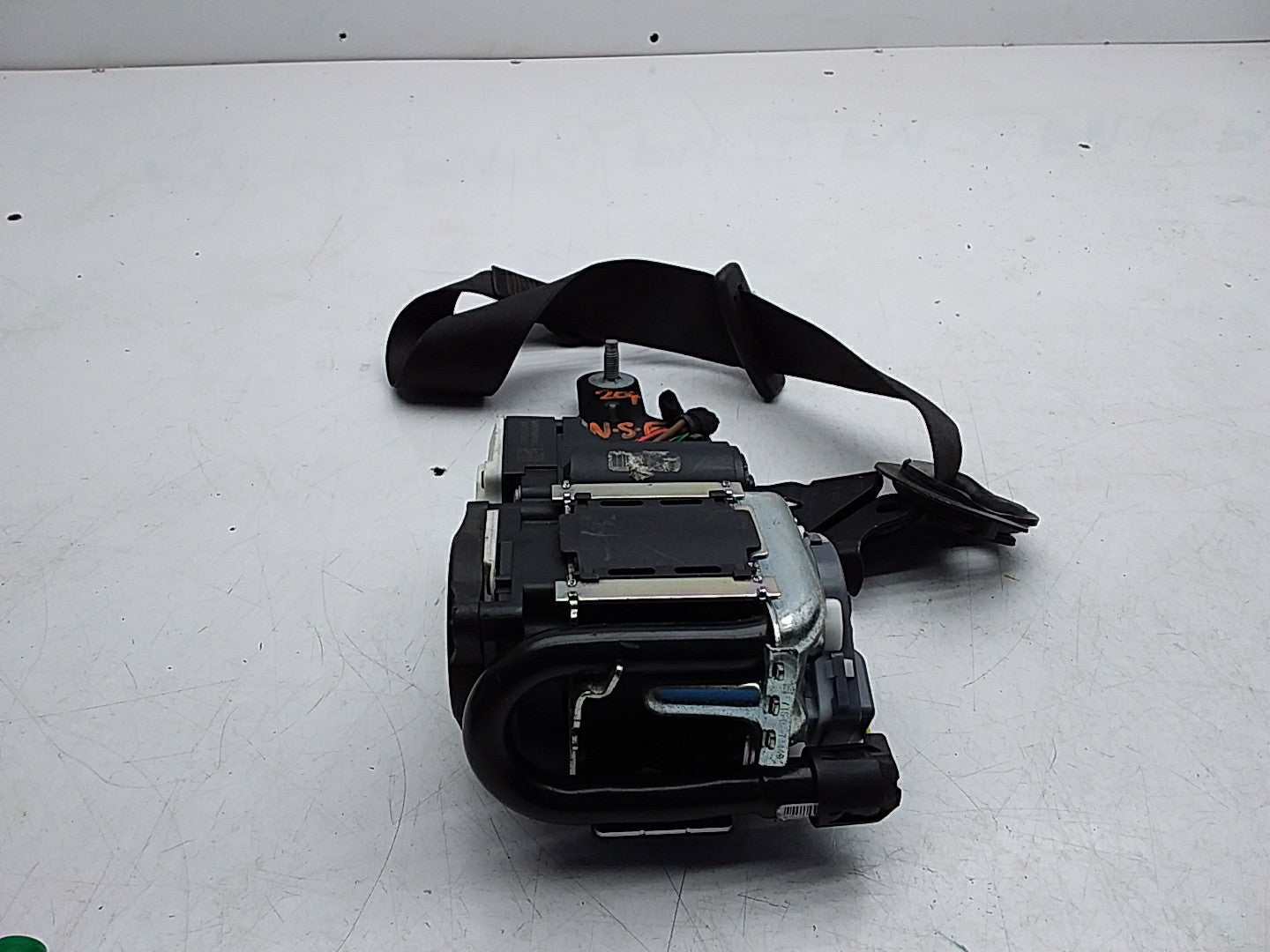 MERCEDES C-CLASS W204 SEAT BELT FRONT LEFT PASSENGER SIDE A2048604586 FMS223 NSF