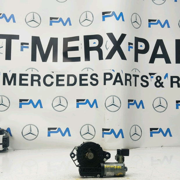 Mercedes C-CLASS W205 2018 Sunroof Motor Regulator 0390200101 FM00702