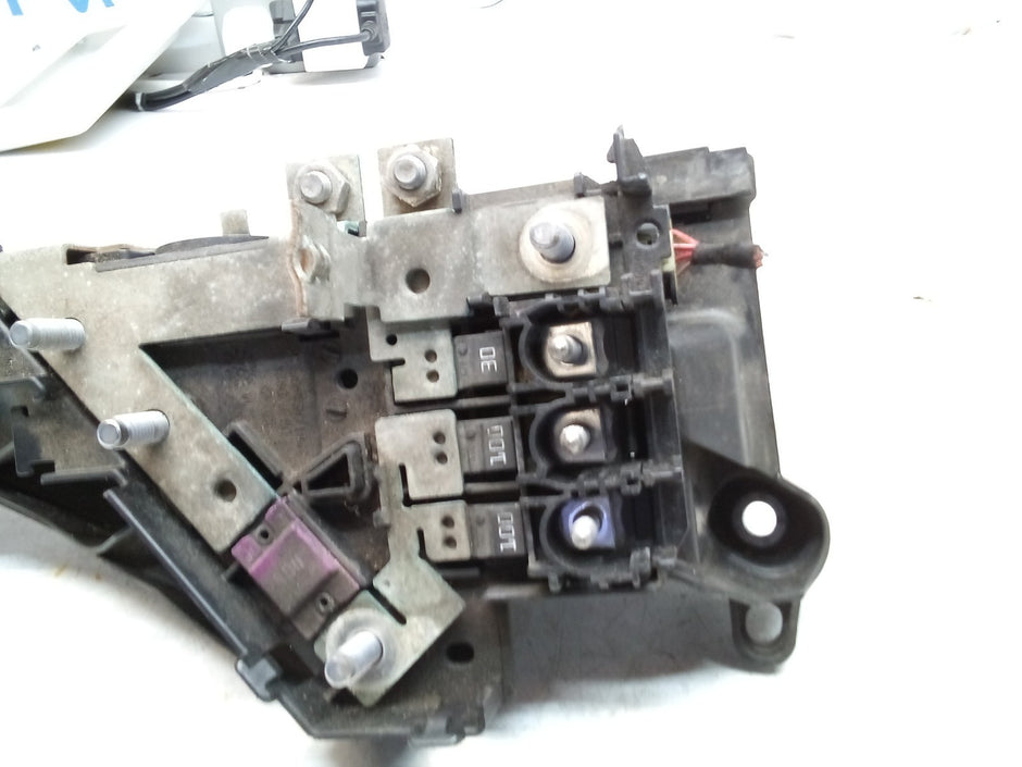 Mercedes E-CLASS W213 Fuse Relay Junction Box A2135400750 FM00789