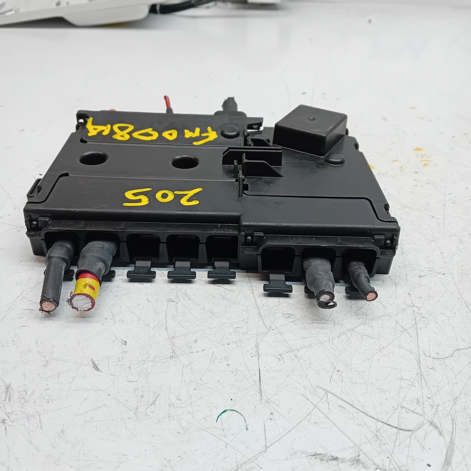 Mercedes C-Class W205 Front Inboard Fuxebox Module Unit A2055402850 FM00814
