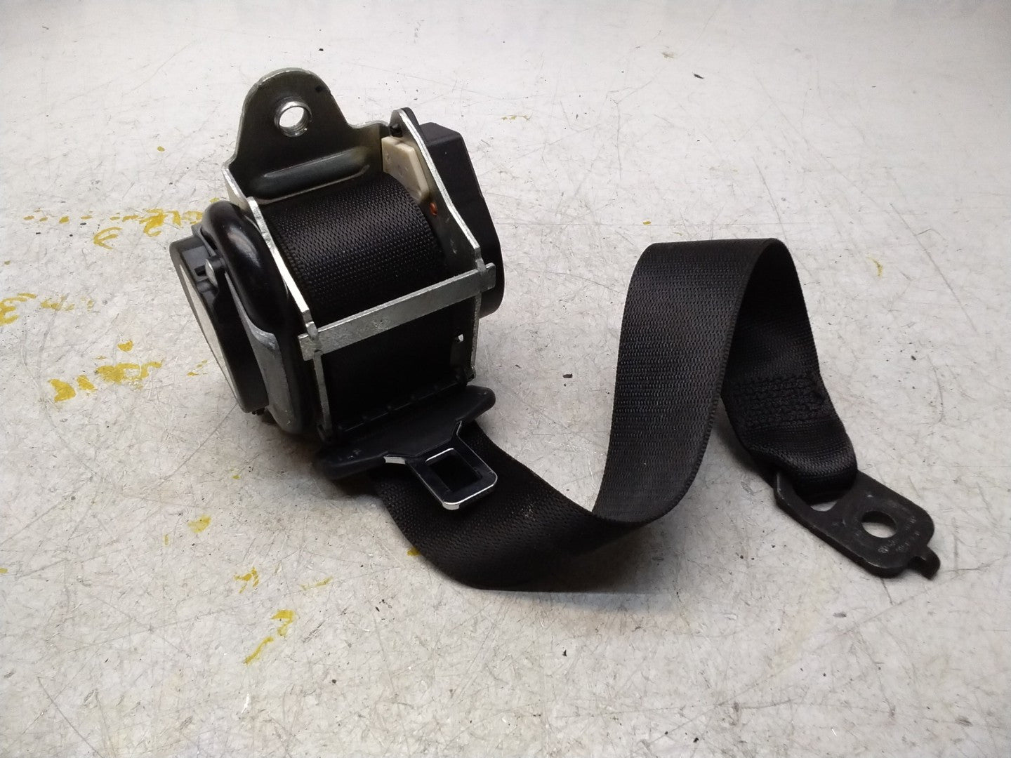 MERCEDES E CLASS SEAT BELT REAR RIGHT AND LEFT A2078602385 C207 FMS425 NSR OSR