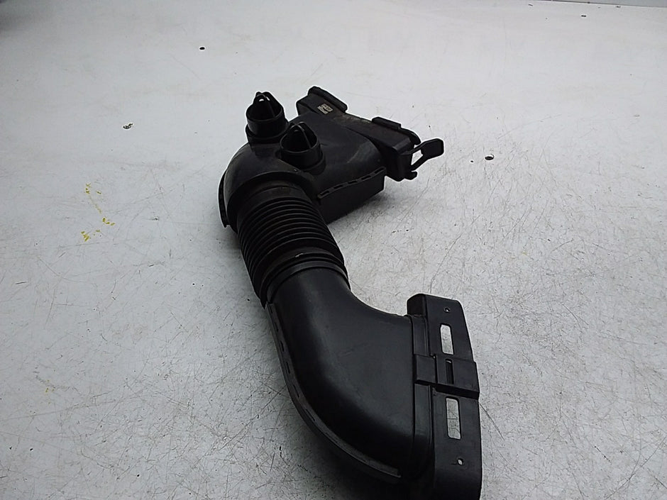 MERCEDES BENZ E-CLASS W213 AIR INTAKE TUBE A6540040097 FMI46