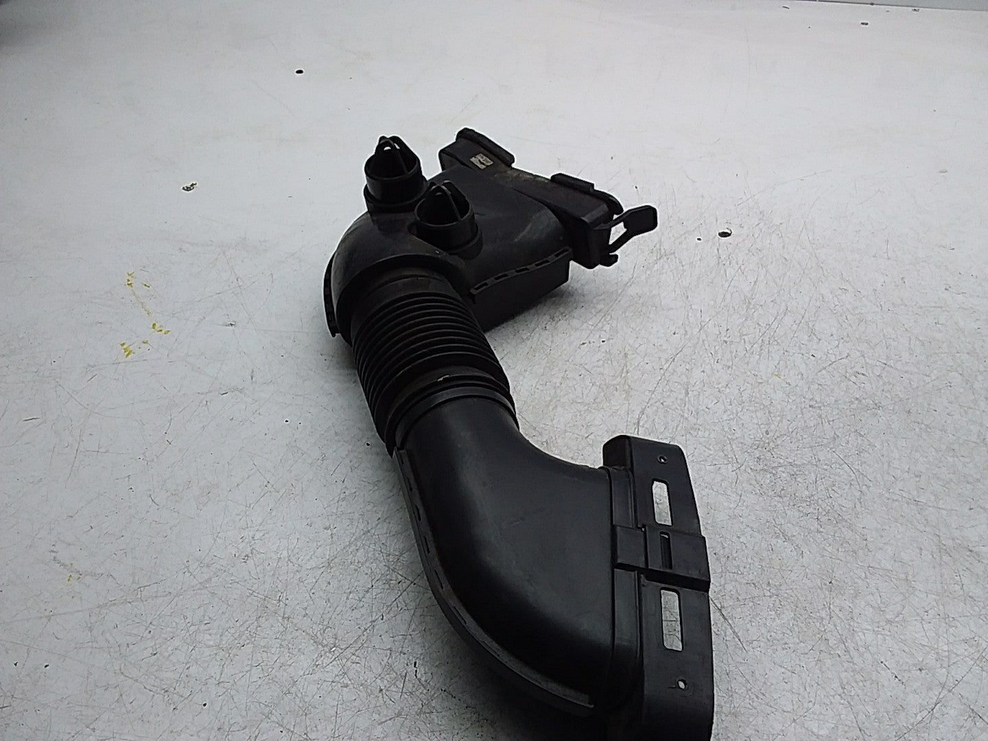 MERCEDES BENZ E-CLASS W213 AIR INTAKE TUBE A6540040097 FMI46
