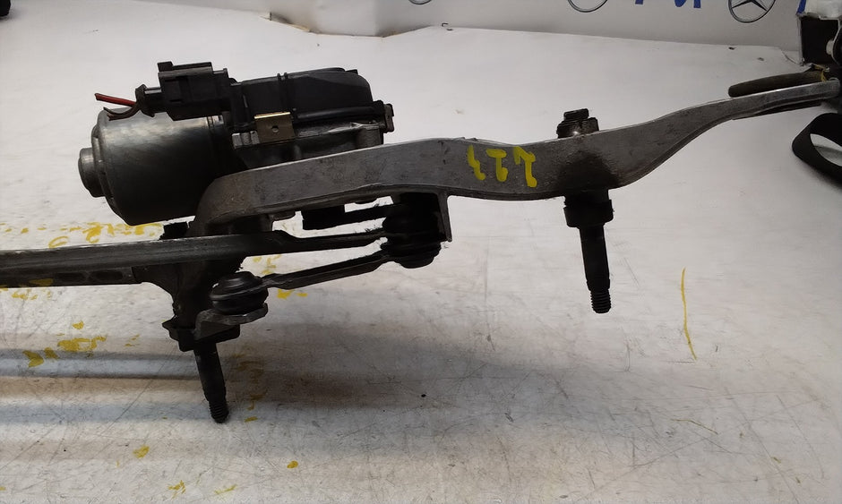 MERCEDES-BENZ E CLASS W213 FRONT WIPER MOTOR WITH LINKAGE A2138207402 FM00751