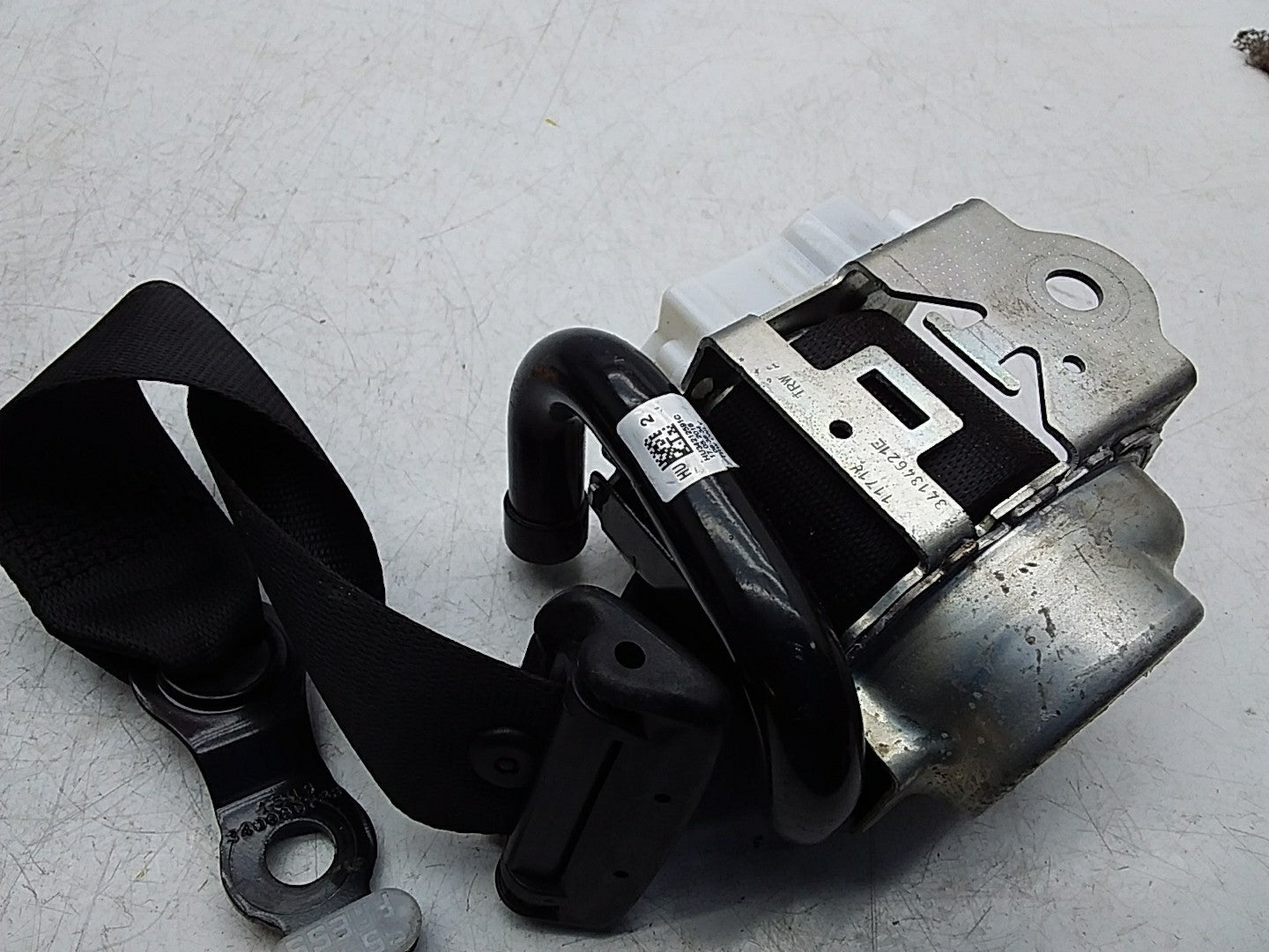 MERCEDES E-CLASS W238 SEAT BELT REAR RIGHT DRIVER SIDE A2388603800 FMS271 OSR