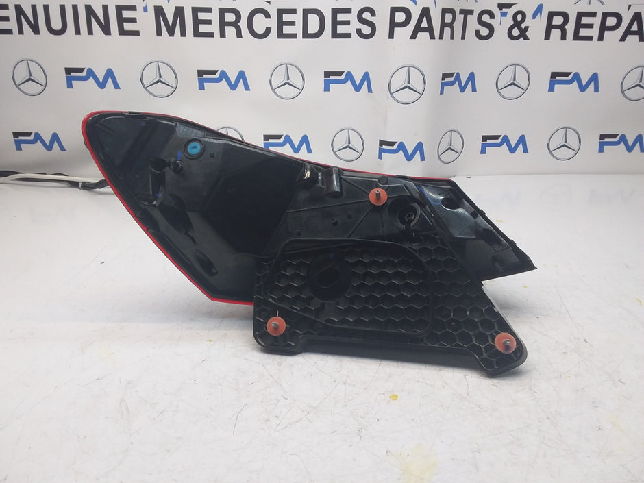MERCEDES E-CLASS W213 DRIVER SIDE OS REAR TAIL LIGHT A2139065809 2021 FMT98