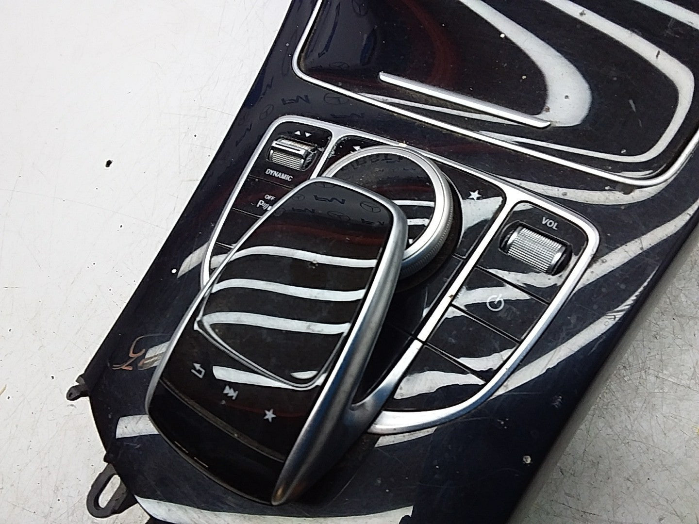 2014 ONWARDS MERCEDES C-CLASS W205 CENTRE  CONSOLE  A2056803805 FMK14