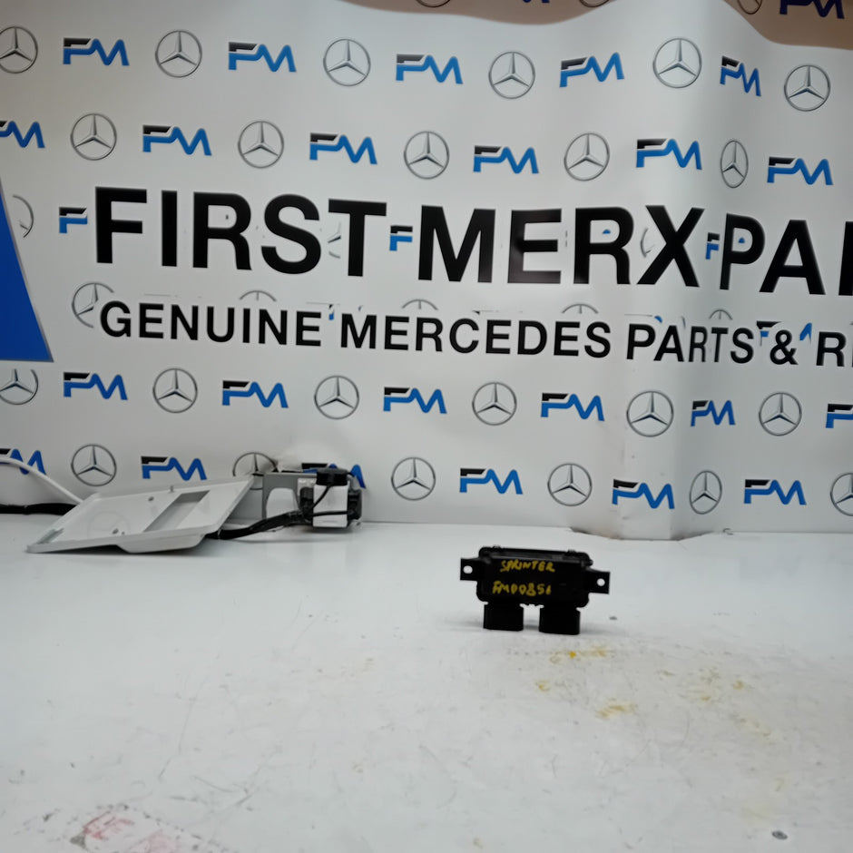 MERCEDES SPRINTER W906 FUEL PUMP CONTROL MODULE A0009008214 FM00856