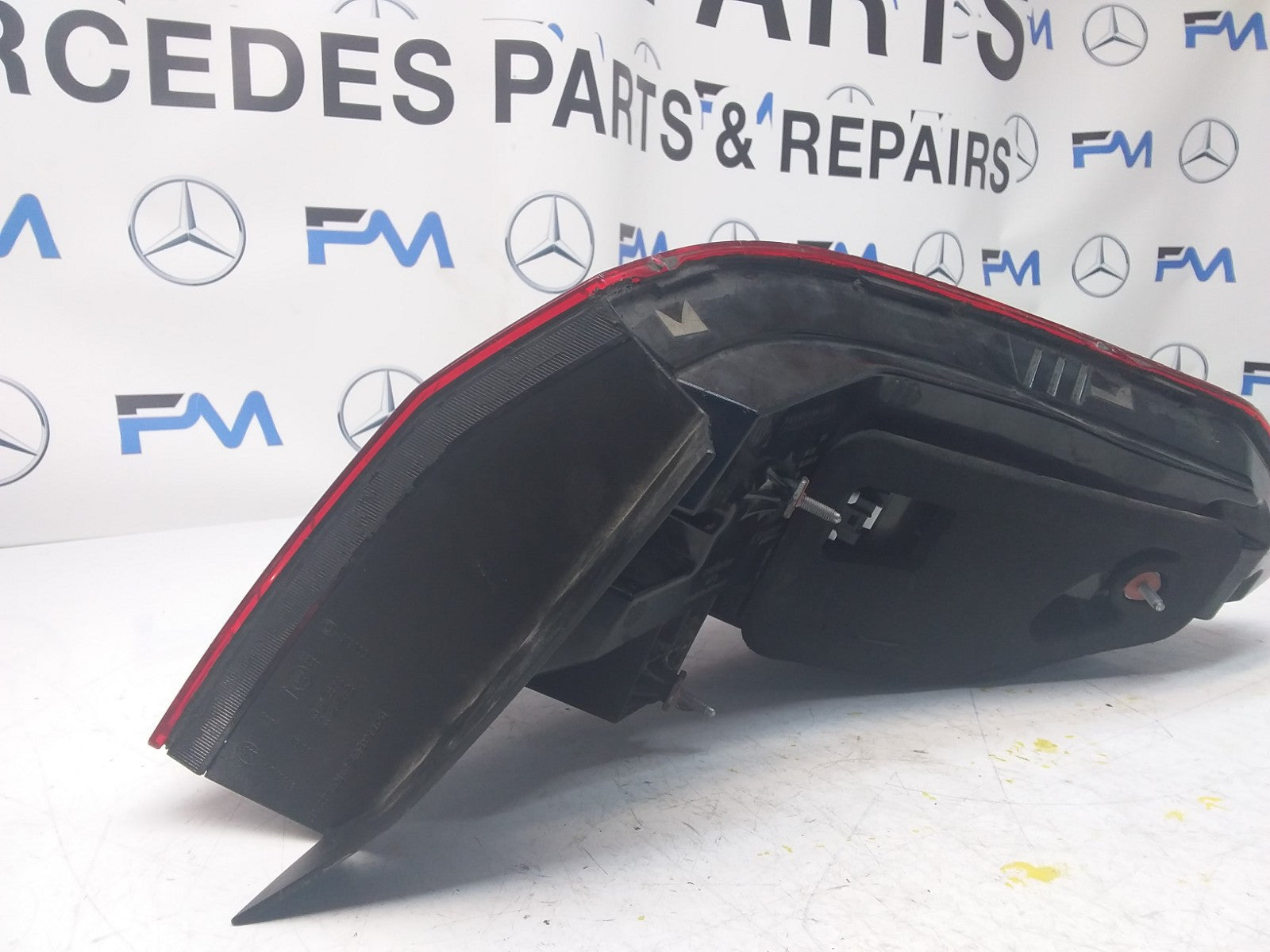 MERCEDES E-CLASS W212 REAR PASSENGER N/S TAIL LIGHT A2129060703 2015 FMT83