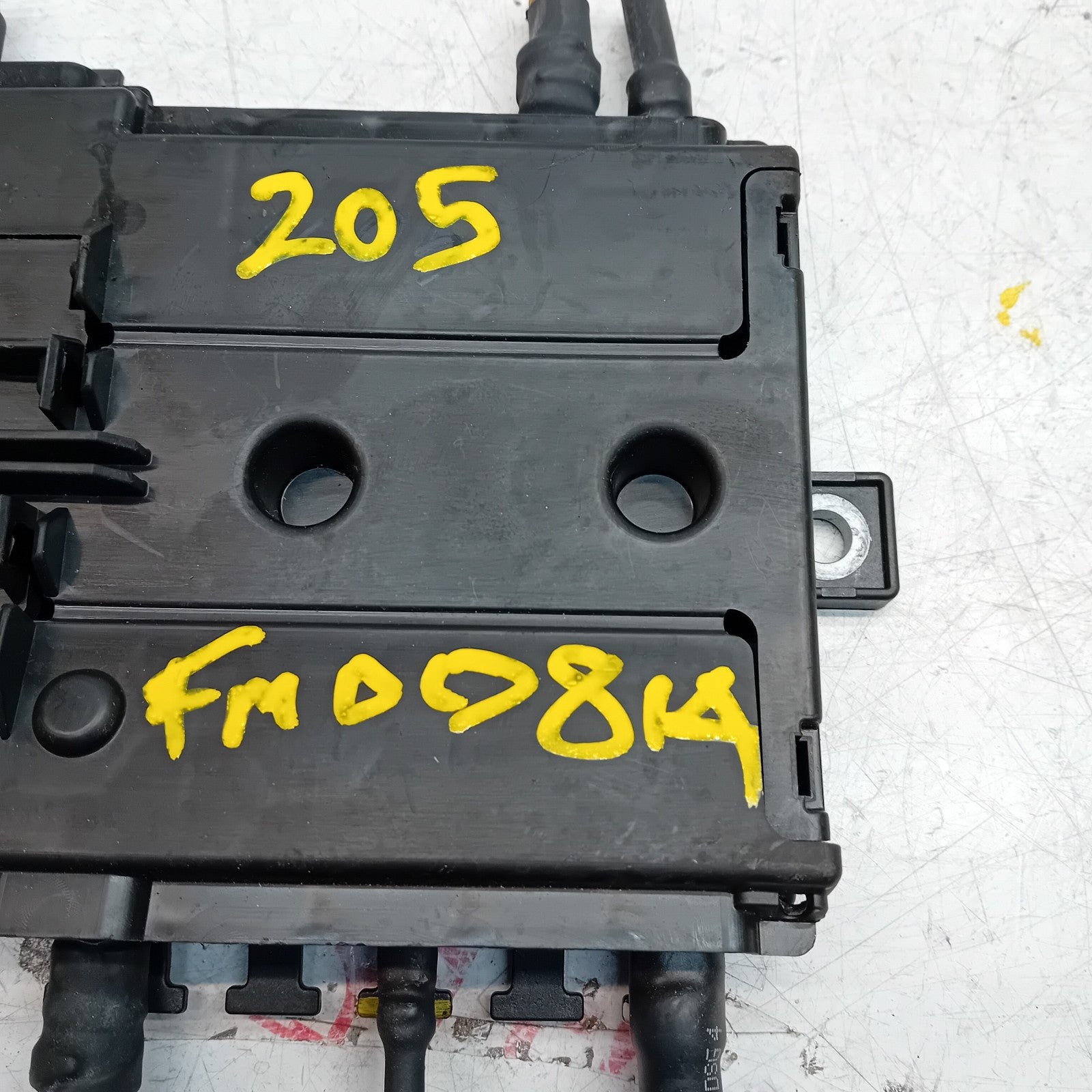 Mercedes C-Class W205 Front Inboard Fuxebox Module Unit A2055402850 FM00814