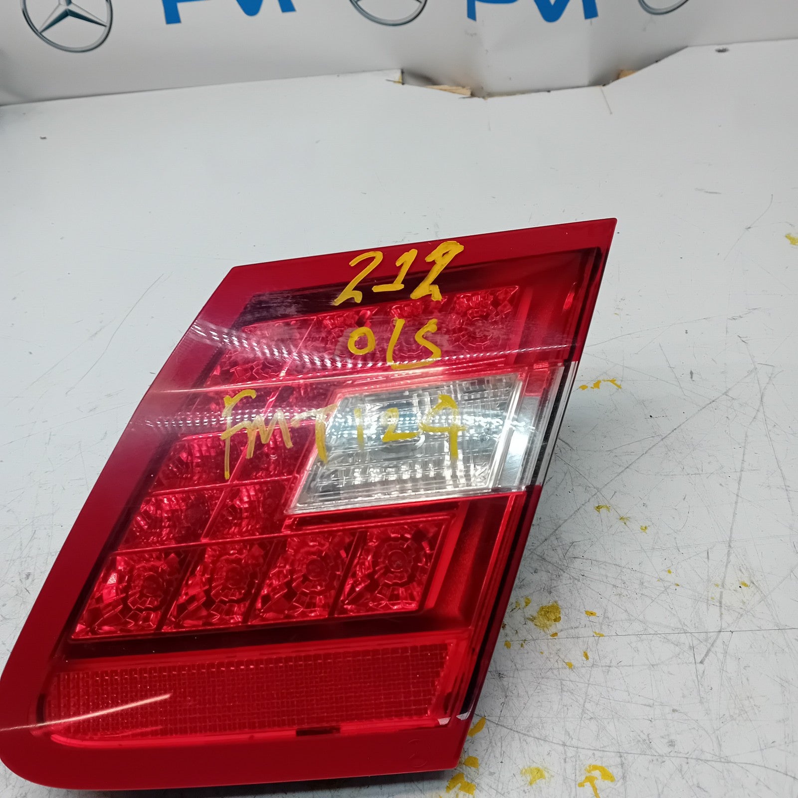 MERCEDES E-CLASS W212 DRIVER SIDE OS REAR TAIL LIGHT A2129060258 2012 FMT124