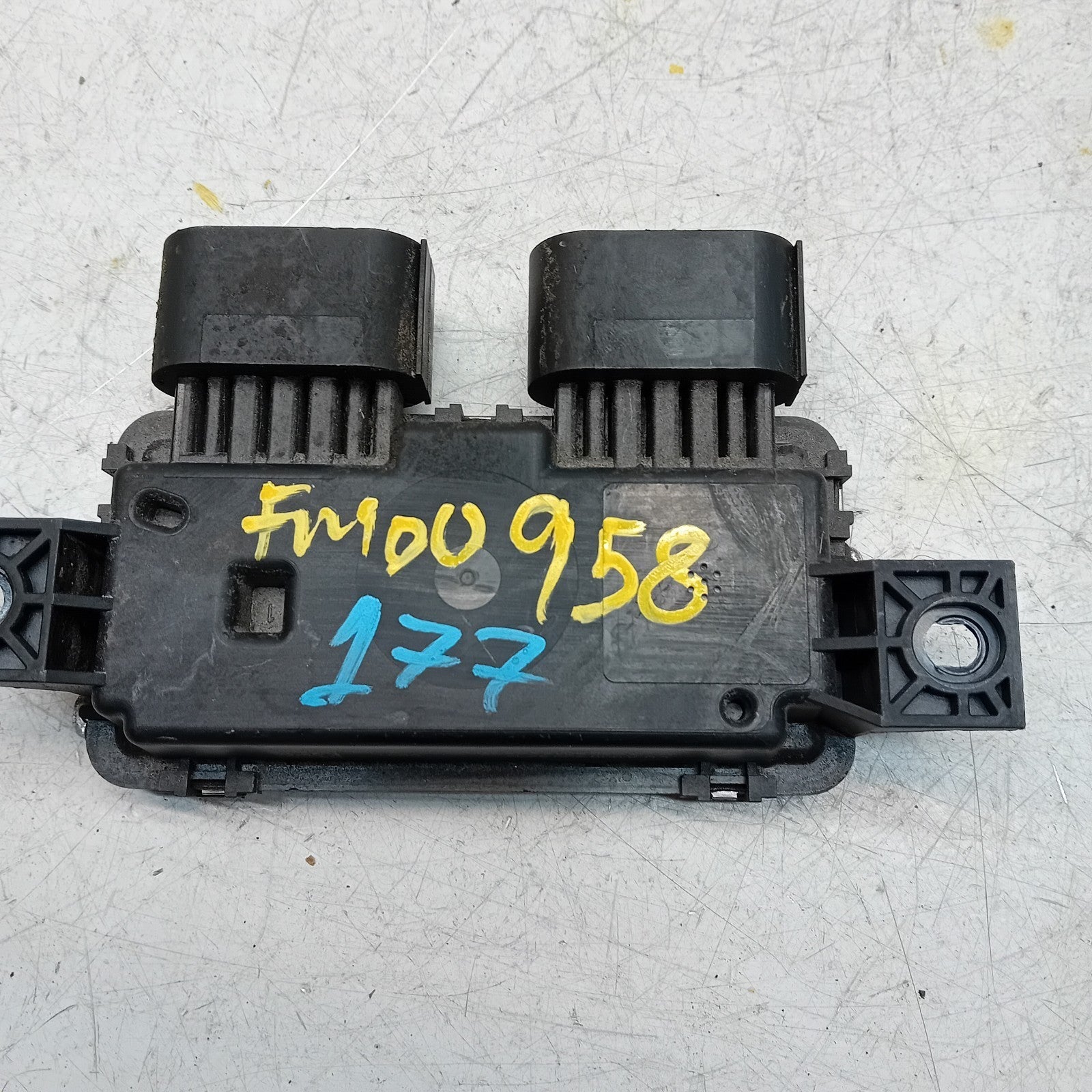 MERCEDES SPRINTER W906 FUEL PUMP CONTROL MODULE A0009008214 FM00958