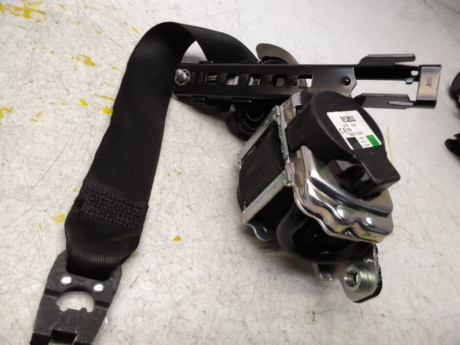MERCEDES C-CLASS W205 SEAT BELT REAR RIGHT DRIVER SIDE A2058600285 FMS334 NSF