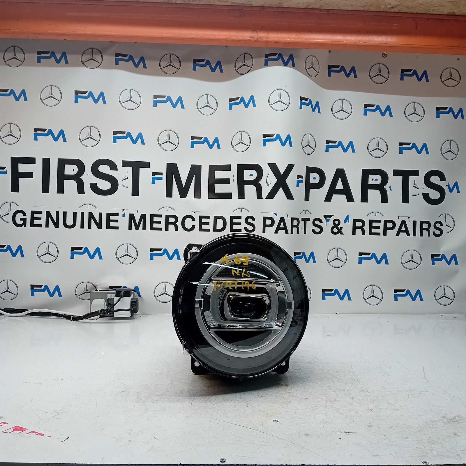 MERCEDES G-CLASS W463 LED PASSENGER SIDE NS HEADLIGHT A4639060502 2020 FMT196