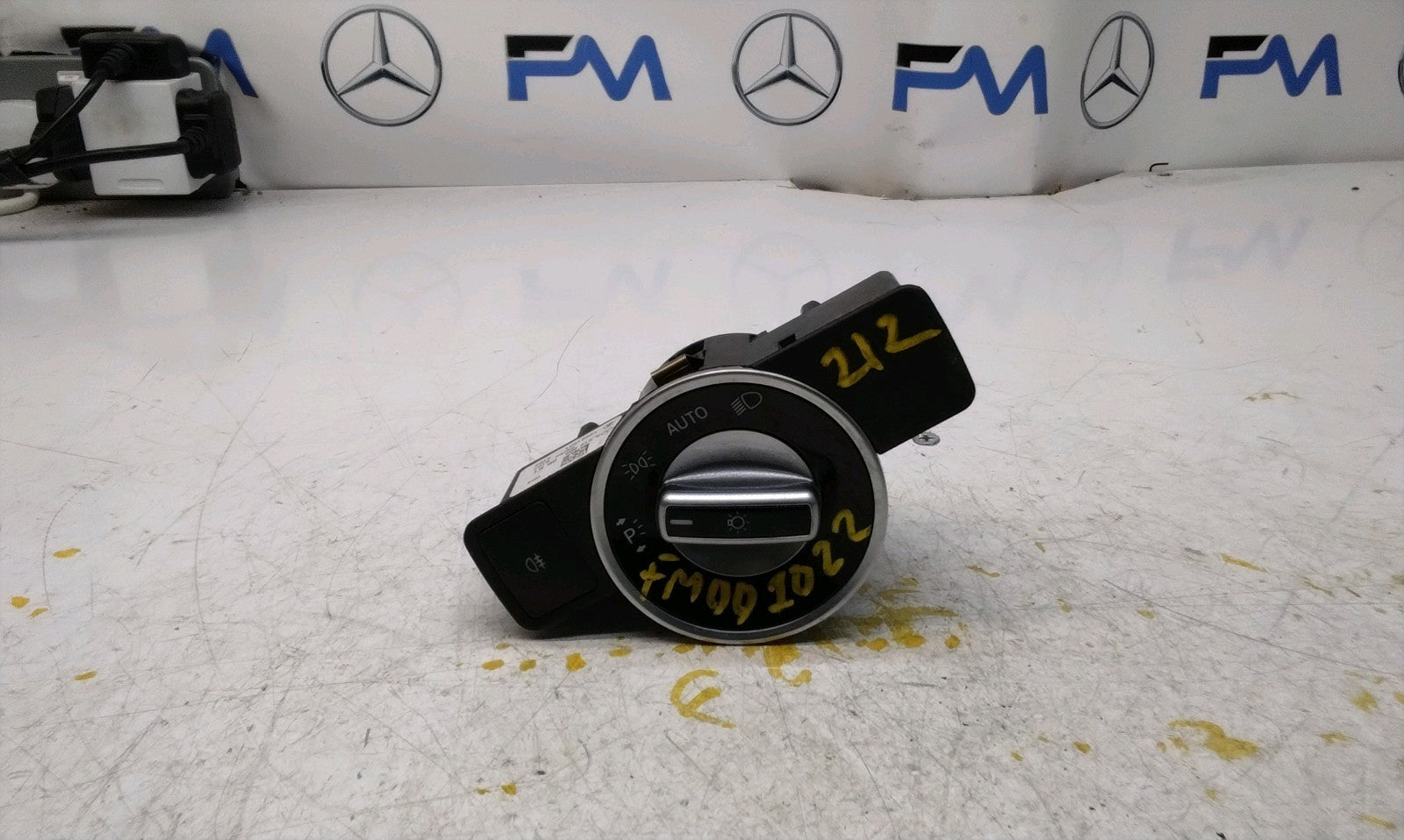 MERCEDES E-CLASS W212 HEADLIGHT CONTROL SWITCH 2012 A2129050551 FM001022