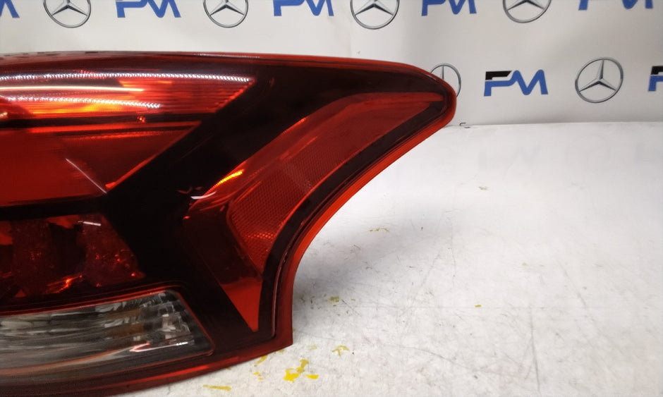 MITSUBISHI OUTLANDER DRIVER SIDE OS REAR TAIL LIGHT FMT209 HALF LED