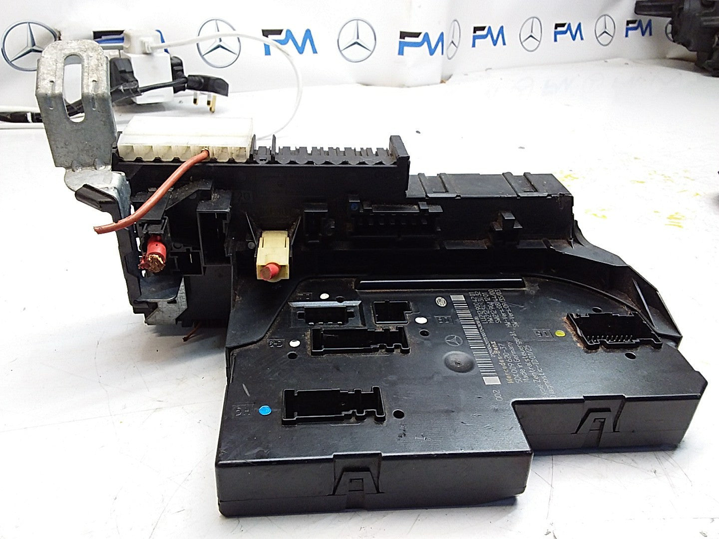 MERCEDES E-CLASS W212 FUSE  BOX RELAY A2129004201  FMF101