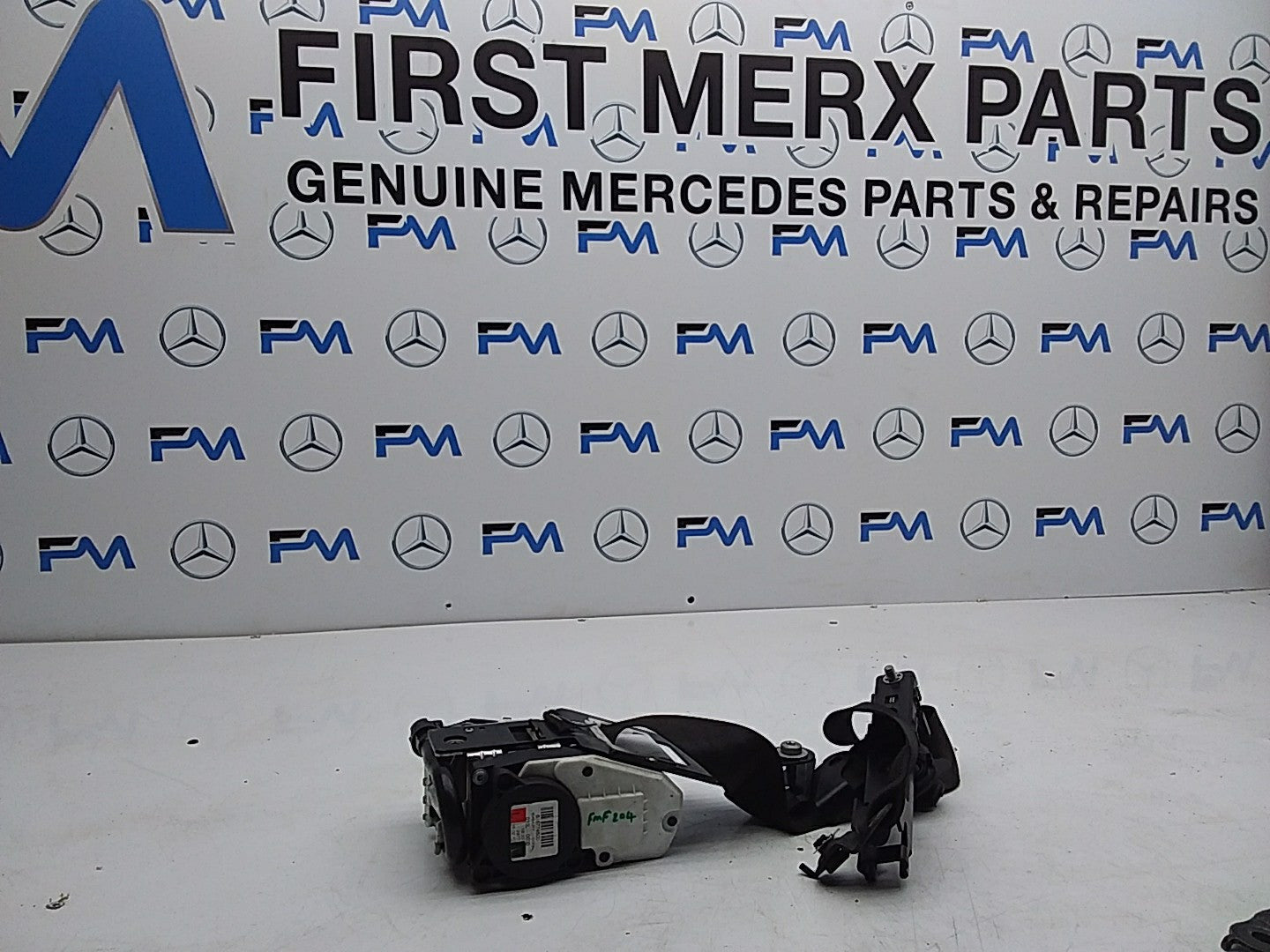 MERCEDES C-CLASS W204 SEAT BELT FRONT LEFT PASSENGER SIDE A2048680022 FMS204 NSF