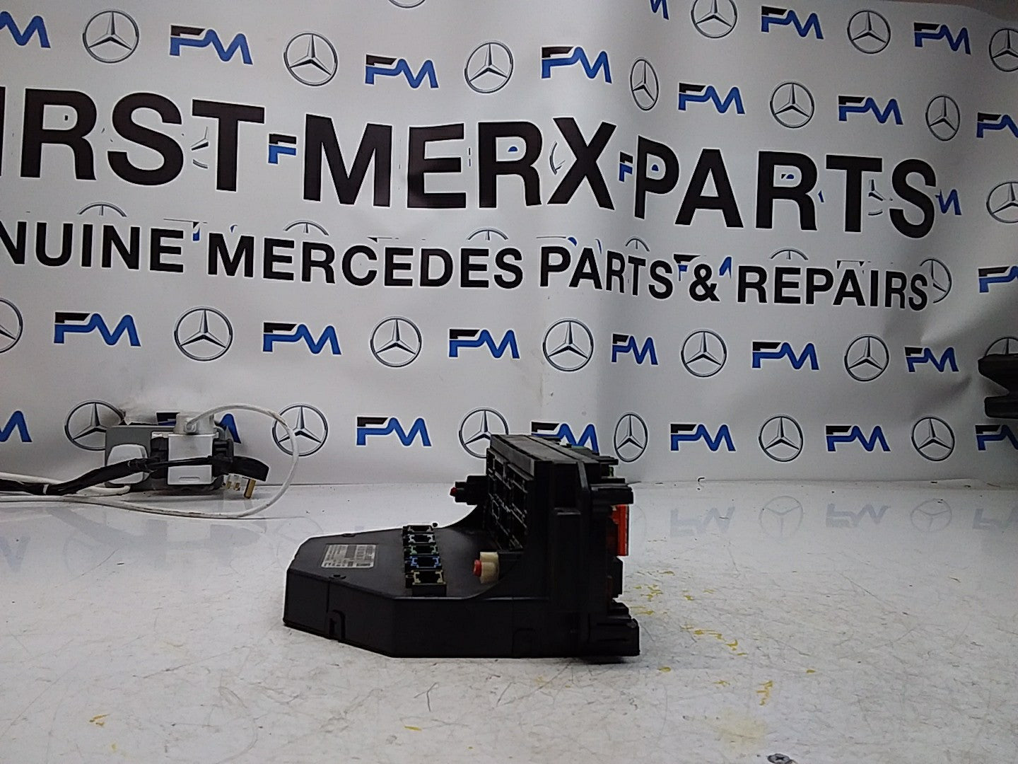 Mercedes E-CLASS W212 Fuse  Box RELAY A2129006824 FMF97