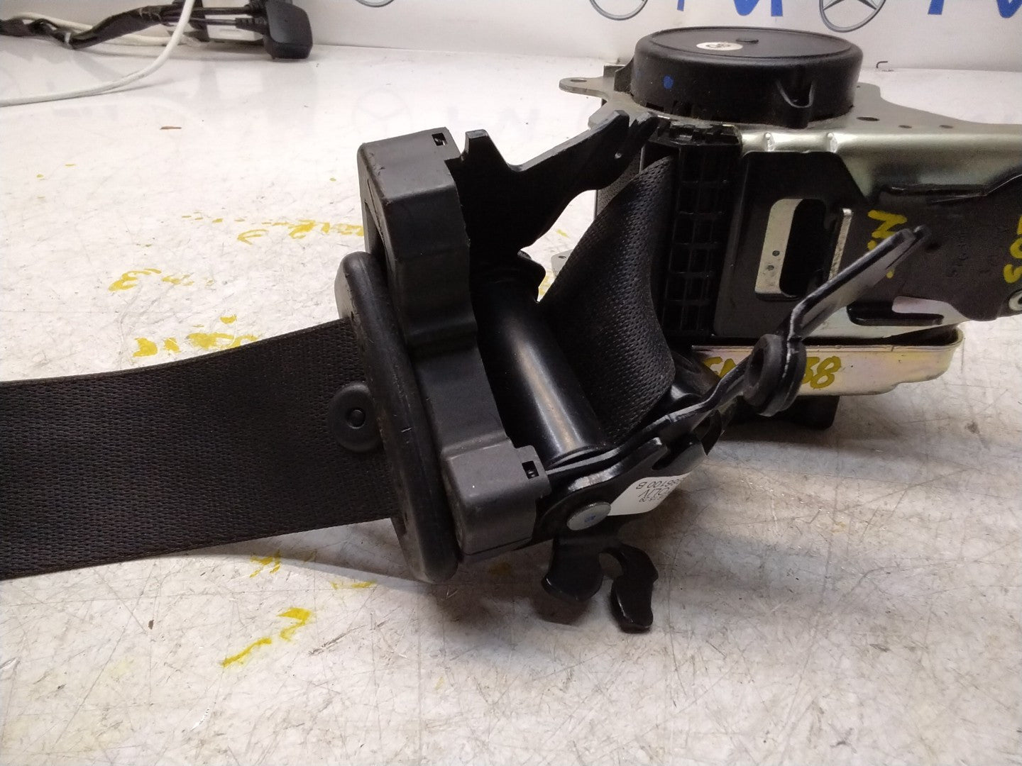 MERCEDES-BENZ W205 C CLASS FRONT LEFT PASSENGER SEATBELT A2058605185 FMS338 NSF
