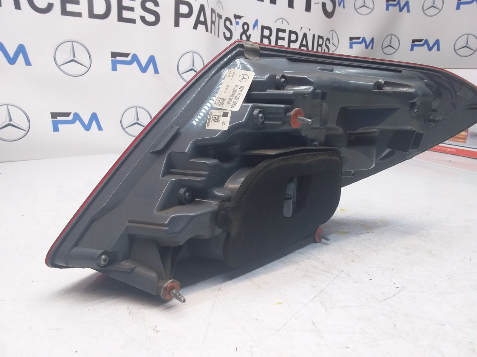 MERCEDES E-CLASS W213 2017 REAR PASSENGER N/S TAIL LIGHT A2139067900 FMT94