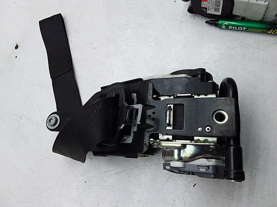 MERCEDES C-CLASS W204 SEAT BELT FRONT LEFT PASSENGER SIDE A2048601985 FMS214 NSF